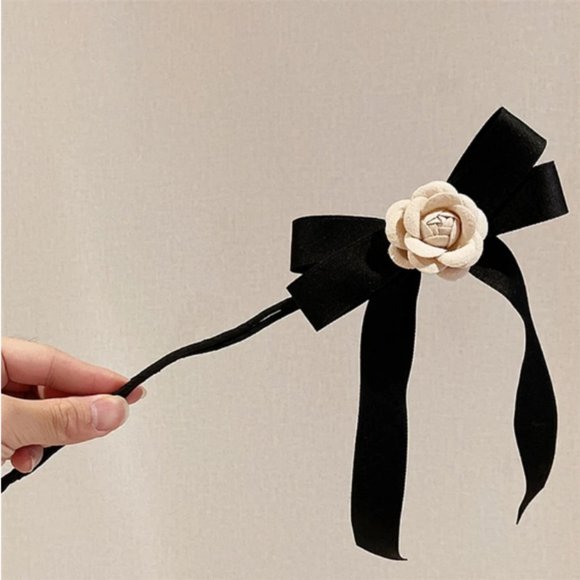 [NWOT] Elegant Bow and Flower Accent Hair Bun Maker Accessory - Picture 3 of 5